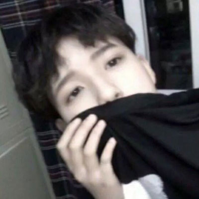遮脸头像男 拿手机或手挡脸男生图片