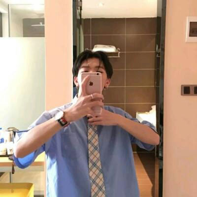 帅哥照片同一个人10张 男生照片多张同一个人