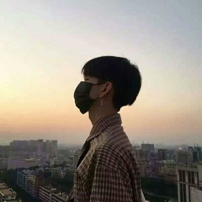17岁帅哥照片同一个人  现实16岁 18岁20张男生照片