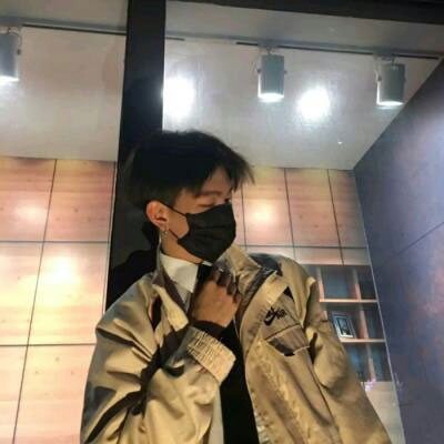 17岁帅哥照片同一个人  现实16岁 18岁20张男生照片