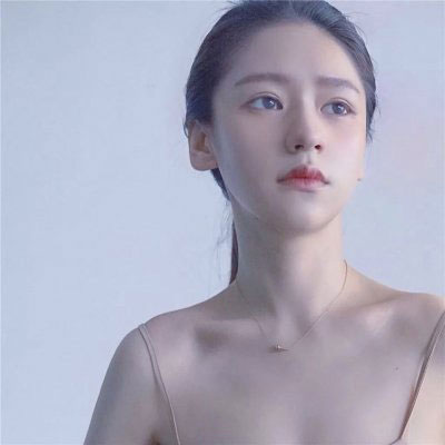 女生锁骨图片 锁骨很漂亮的女生照片