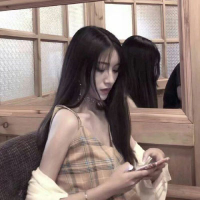 女生锁骨图片 锁骨很漂亮的女生照片