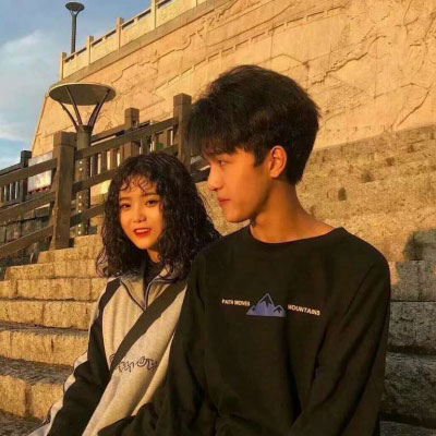 男女亲密拥抱背影图片大全 情头真人同框一对两张