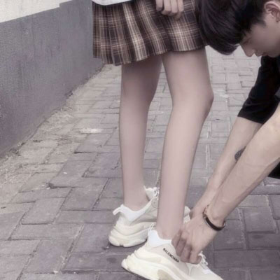男女亲密拥抱背影图片大全 情头真人同框一对两张