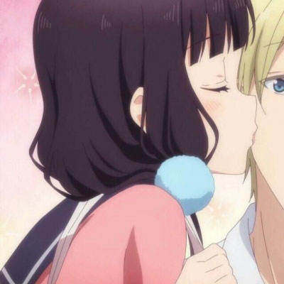 男女亲吻动漫图片大全 床上男女kiss情头一对