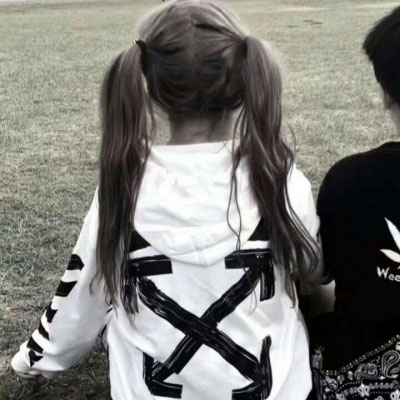 校园动漫情侣图片唯美一对
