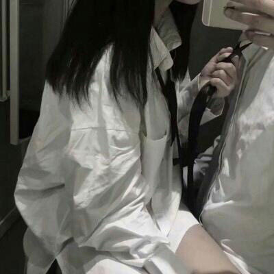 情侣头像半个身体部位图
