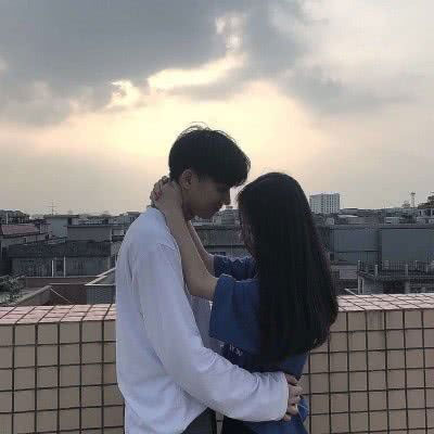 情侣头像一张图分两半一人一半