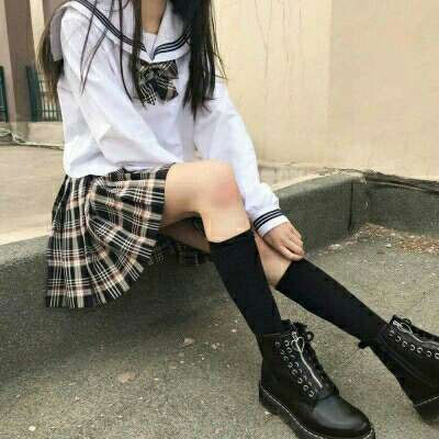 初中小女生福利图片 真人只露出腿的头像图片
