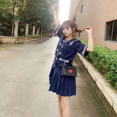 初中小女生福利图片 真人只露出腿的头像图片