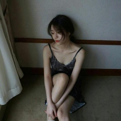 黑暗丧风格女头像真人快手头像 丧高清病女头像