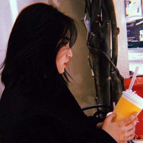 黑暗丧风格女头像真人快手头像 丧高清病女头像