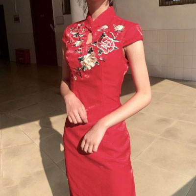 古风旗袍美女头像 真丝旗袍微信美女图片大全