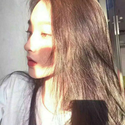 2020最潮最火女生头像图片