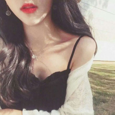 最近很火的社会头像女