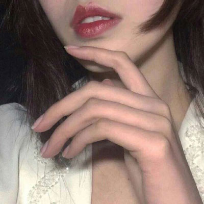 最近很火的社会头像女图片