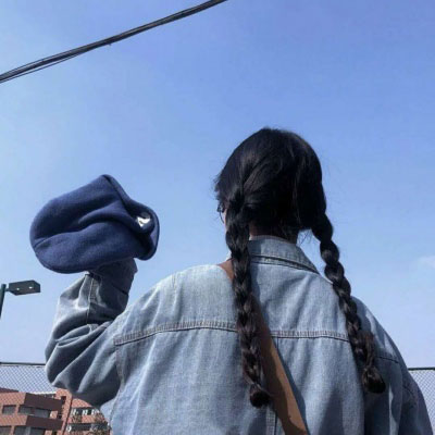 唯美蓝色系女生头像 超仙背影蓝色系的头像