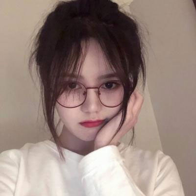 普通21岁女生照片图片 可爱少女图片