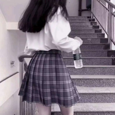 空间头像女生图片 最新qq空间头像背影系列