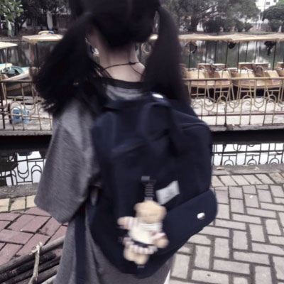  空间头像女生图片 最新qq空间头像背影系列