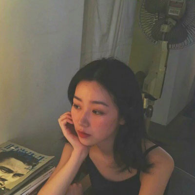孤独头像 女生头像伤感孤独一个人侧面图片