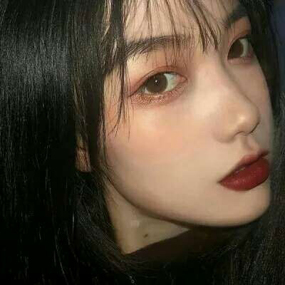 孤独头像 女生头像伤感孤独一个人侧面图片