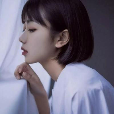 孤独头像 女生头像伤感孤独一个人侧面图片