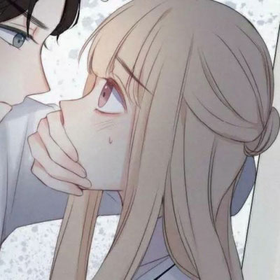 漫画亲吻情头一人一半 污系接吻图片