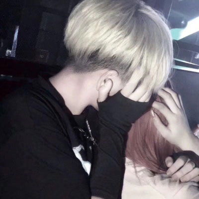 抖音情侣头像一左一右 抖音热门网红暖心情侣头像