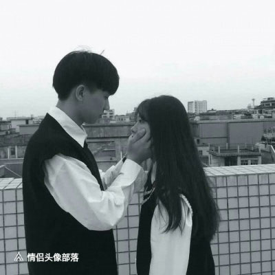 情侣头像黑色系双人一图 黑白情头一对两张图片