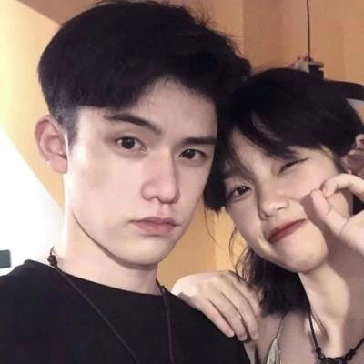搞怪卖萌情头图片 比二比心情侣头像一左一右