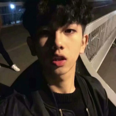 17岁男生照片同一个人 现实17岁帅哥照片多张图片
