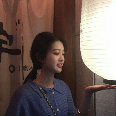 侧面头像女生唯美漂亮