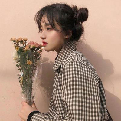 侧面头像女生唯美漂亮