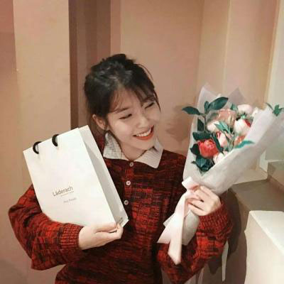 带来好运的微信头像花 拿花女生头像高清图片