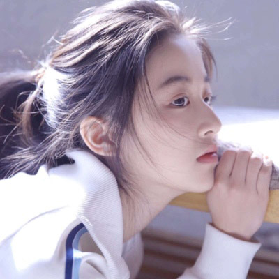 淡雅头像女生 唯美淡雅好看美女图片同一人多张
