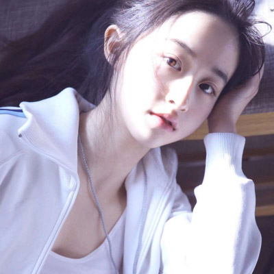 淡雅头像女生 唯美淡雅好看美女图片同一人多张