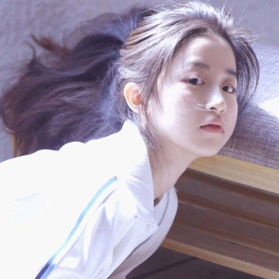 淡雅头像女生 唯美淡雅好看美女图片同一人多张
