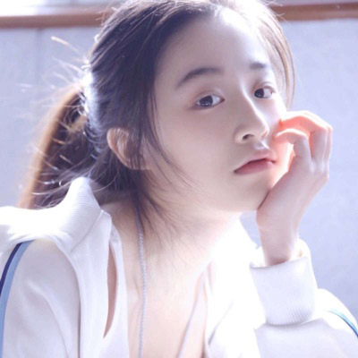 淡雅头像女生 唯美淡雅好看美女图片同一人多张