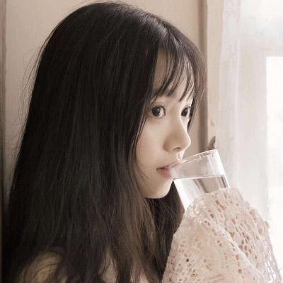 淡雅头像女生 唯美淡雅好看美女图片同一人多张