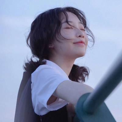 淡雅头像女生 唯美淡雅好看美女图片同一人多张