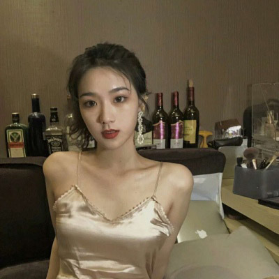 玩网女头像高清骚御 霸气高冷有气质性感在床上图片