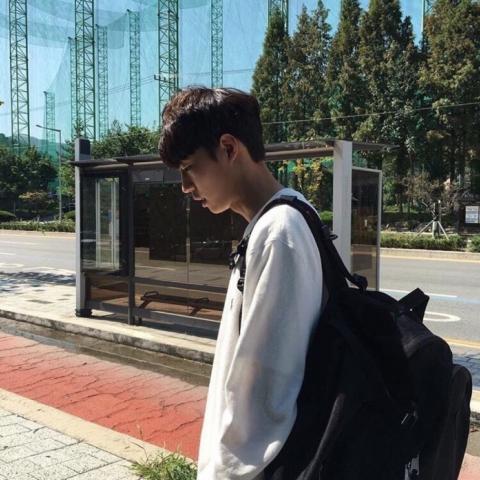 适合快手头像男小清新 快手超清晰帅气个性头像男
