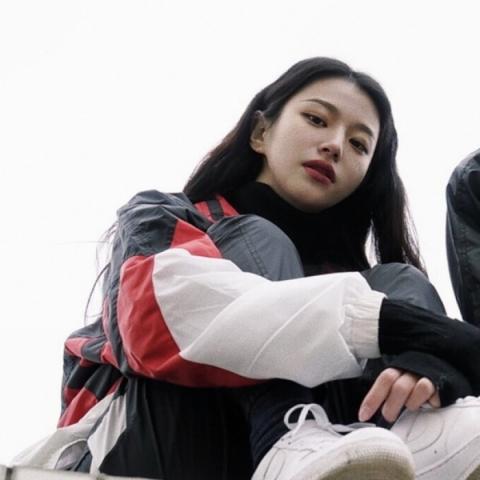 最热情侣头像一人一半 快手头像情侣一人一个