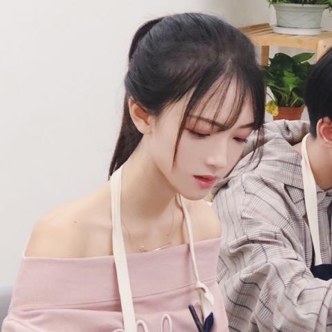 情侣一人一张一对接 情侣分开照拼图