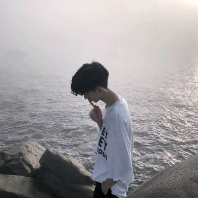 一人多张帅气男生头像