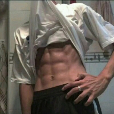 6块腹肌照片男生不夸张
