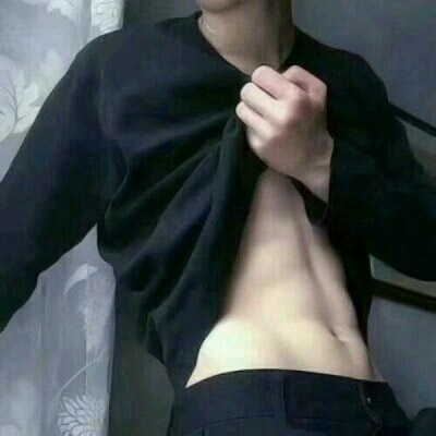 6块腹肌照片男生不夸张