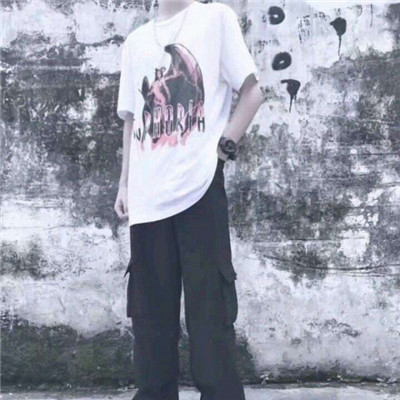 qq红色动漫男生qq头像图片