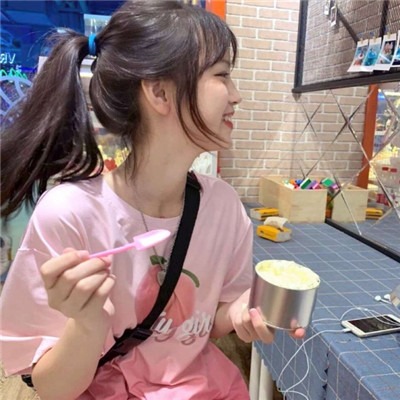 qq头像女生画中画最新图片